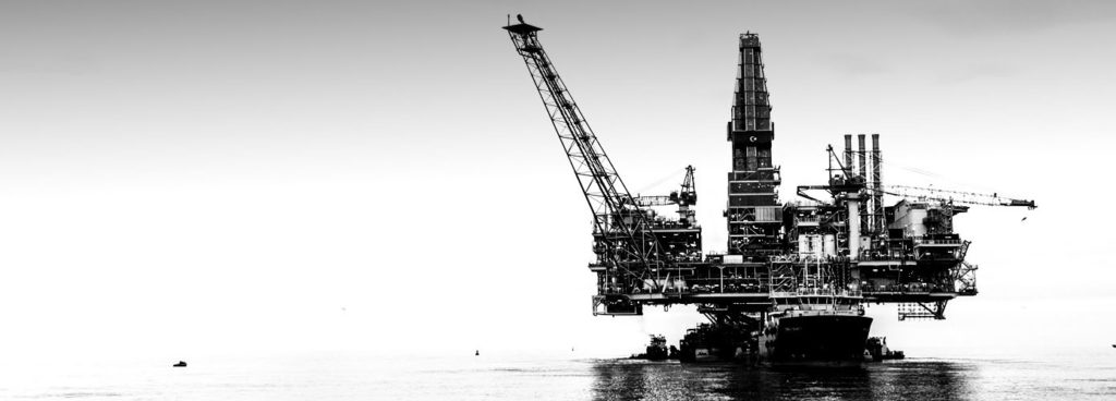 Surfrider Europe et ses partenaires appellent à une interdiction totale de l’exploration et exploitation gazières et pétrolières dans les eaux européennes d’ici 2035.